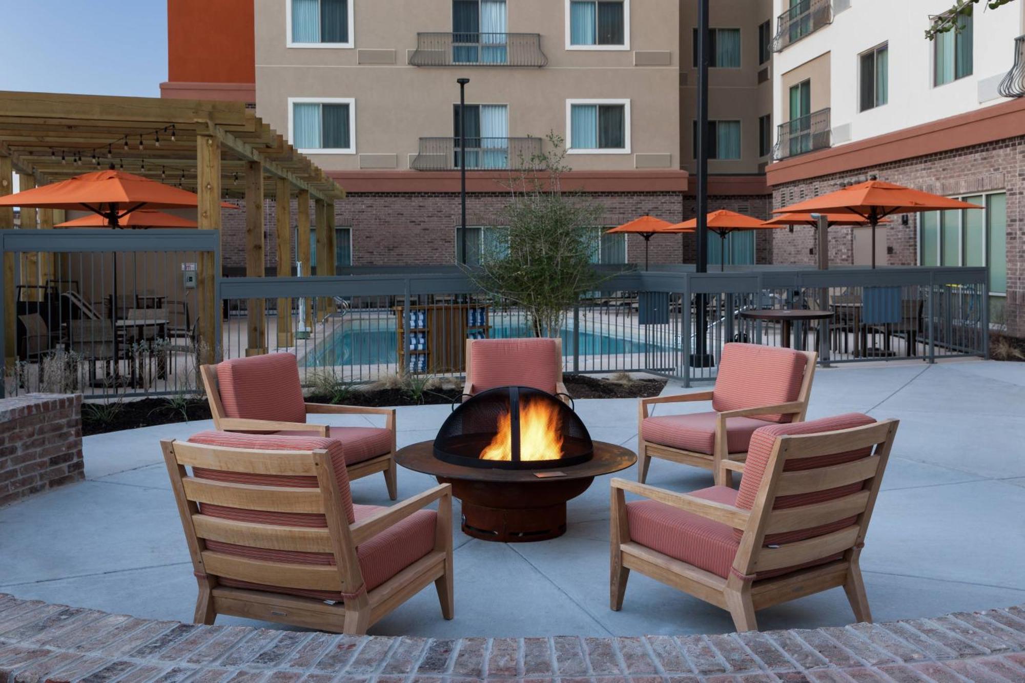 Courtyard By Marriott Fort Worth Historic Stockyards Exterior photo