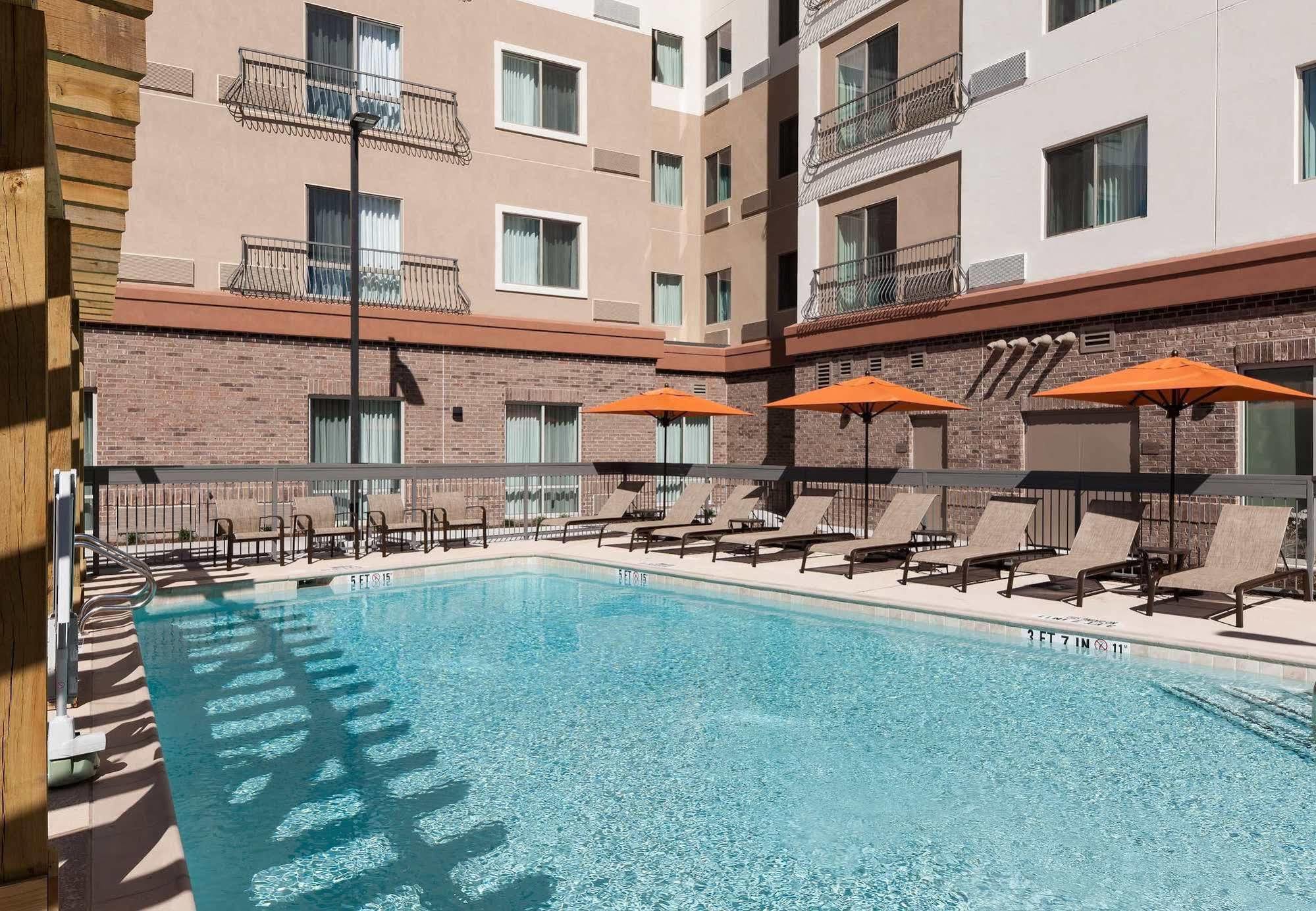Courtyard By Marriott Fort Worth Historic Stockyards Exterior photo